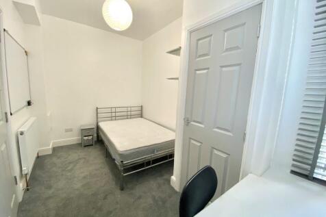 Bedroom 1. Picture 1.jpeg