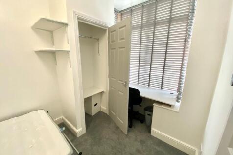 Bedroom 1. Picture 4.jpeg