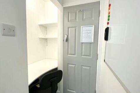 65GR Bedroom 4. Picture 5.jpeg