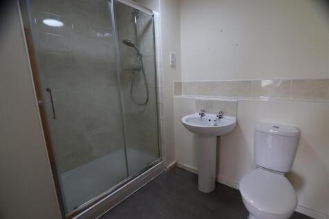 Bed 1 Ensuite.JPG