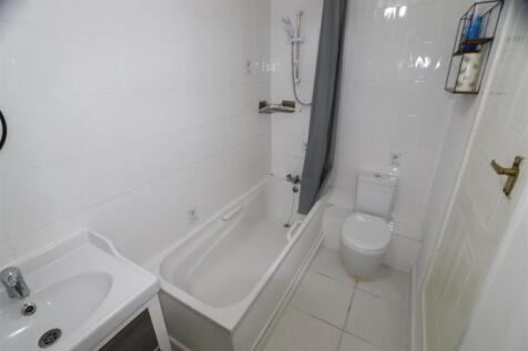 Bathroom.JPG