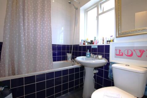 main bathroom.JPG