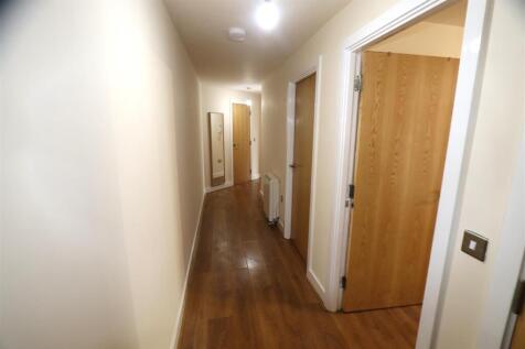 Hallway (1).JPG
