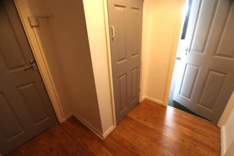 Hallway..JPG