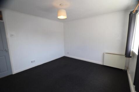 Bedroom..JPG