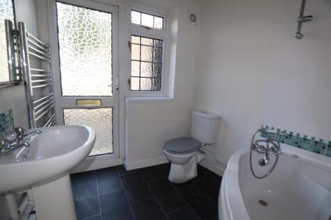 GF Bathroom.JPG