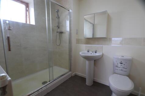 Bed 1 Ensuite.JPG
