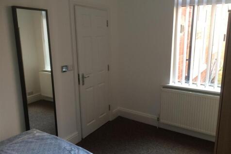 Bedroom B 1 .JPG