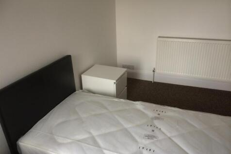 Bedroom D 3 .JPG