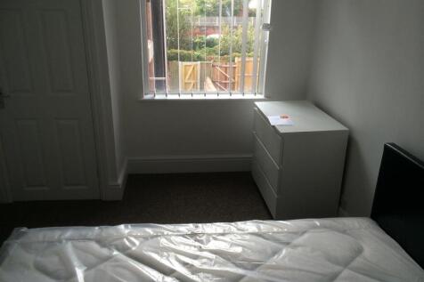 Bedroom D 4 .JPG