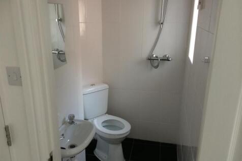 Bathroom D 5 .JPG