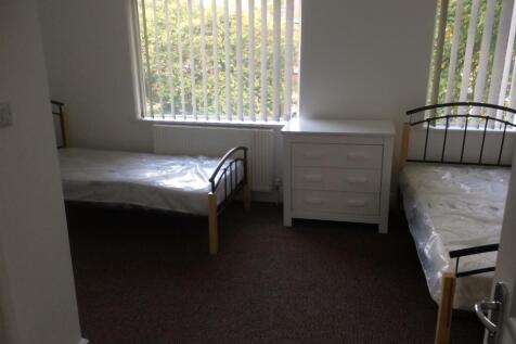 Bedroom E 1 .JPG