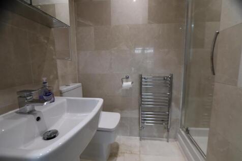 Bed 1 Ensuite.JPG