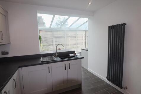 Kitchen 1.JPG