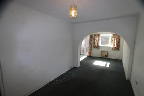 Lounge 1.JPG