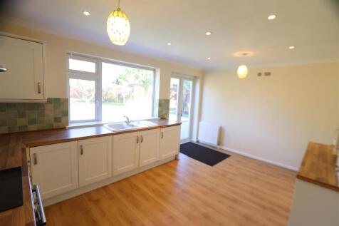 Kitchen..JPG