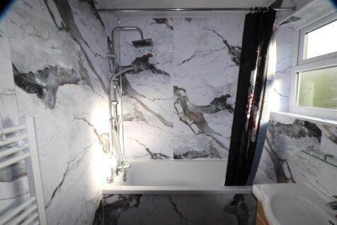 Bathroom.JPG