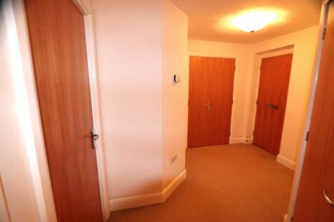 Hallway.JPG