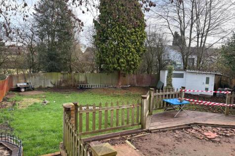 Rear garden patio.jpeg