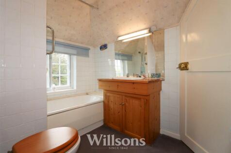 En-Suite Bathroom