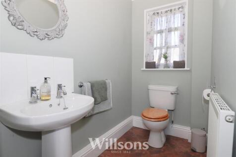 Cloakroom /  WC