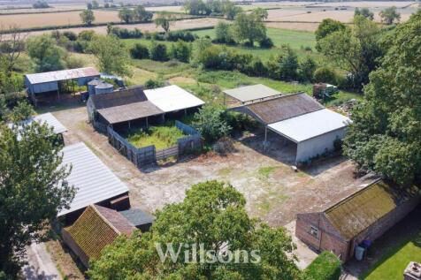 Dutch Barn &amp; Lean-To