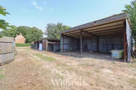 Dutch Barn &amp; Lean-To
