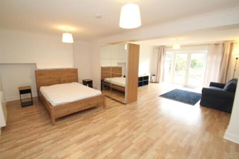 Bedroom/Living area