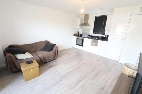 Living/Kitchen area