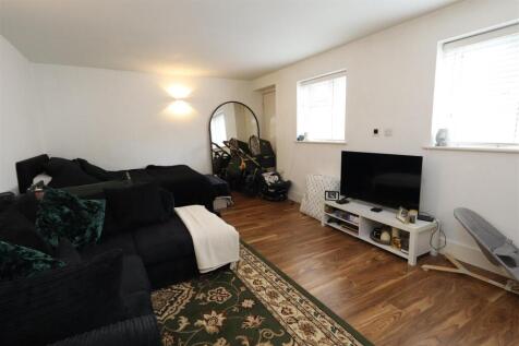 Bedroom/Living area