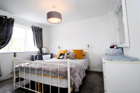 2 Thorne Close Bedroom NEW 2020.jpg