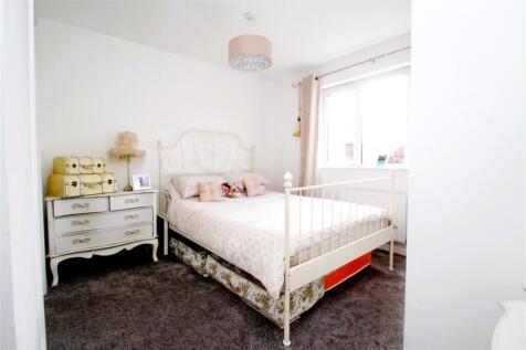 2 Thorne Close NEW Bedroom 2 2020.jpg