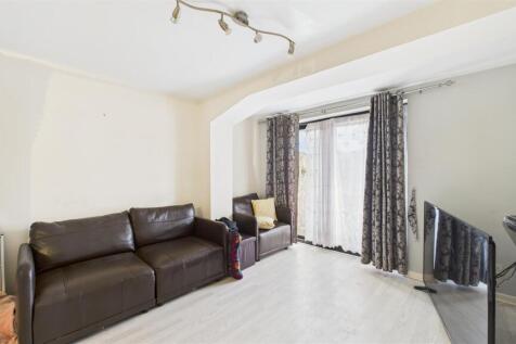 CAM05136G0-PR0038-STILL012.jpg