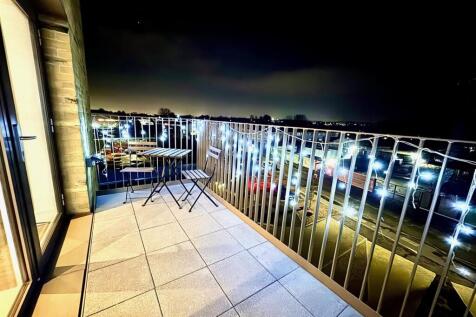 16. Balcony.jpg