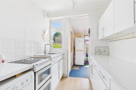 CAM05136G0-PR0066-STILL006.jpg