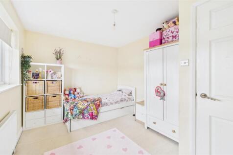 CAM05136G0-PR0076-STILL003.jpg