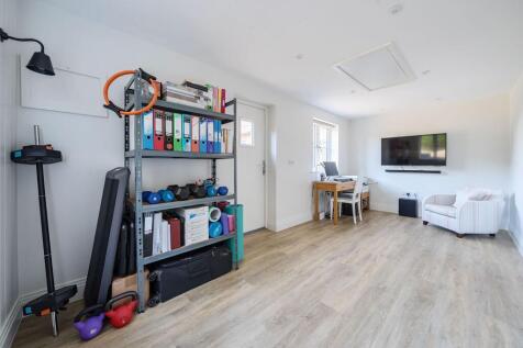 Home Office / Garage