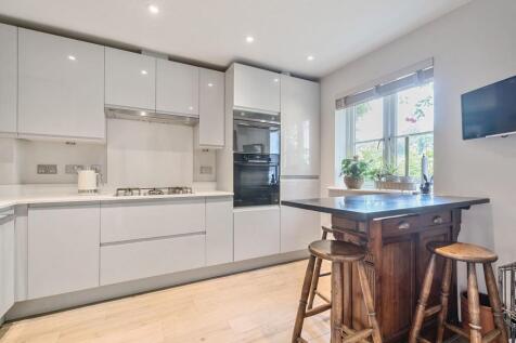 Kitchen / Breakfast Room