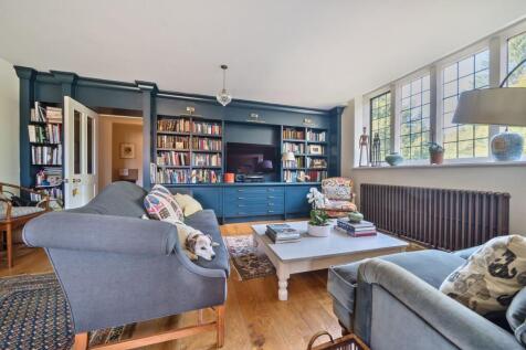 Sitting / Dining Room