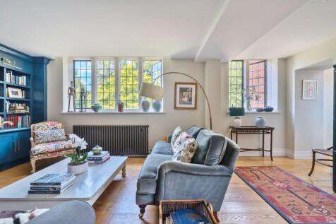 Sitting / Dining Room