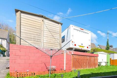 Detached Garage