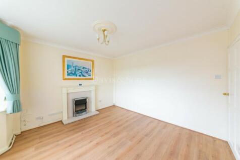 Sitting Room/Bedroom 3