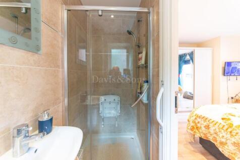 En-suite shower room