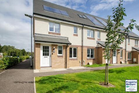 3 Bedroom End Terraced Villa