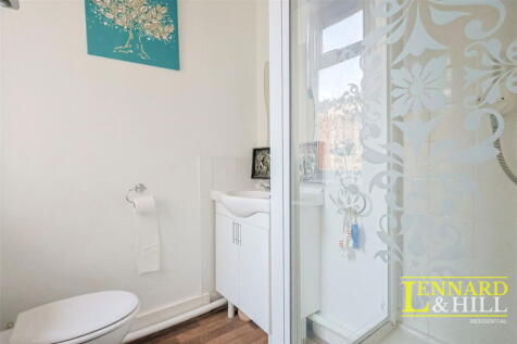 Bedroom 2 ensuite