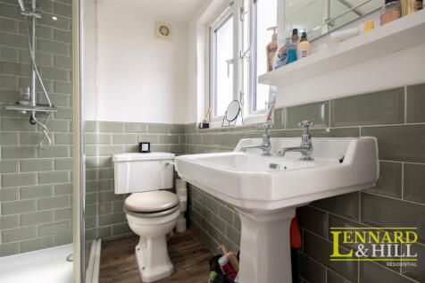 Bedroom 1 ensuite