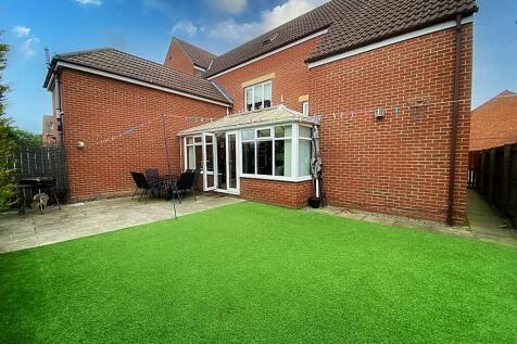 Garage &amp; Gardens