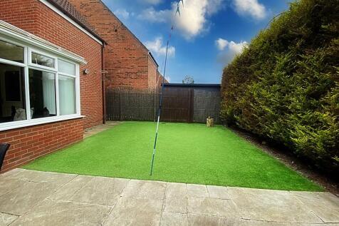 Garage &amp; Gardens