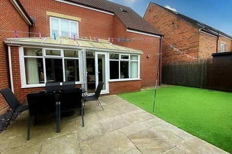 Garage &amp; Gardens
