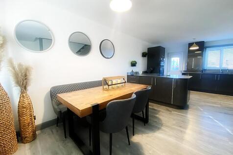 Kitchen, Breakfast &amp; Family Room